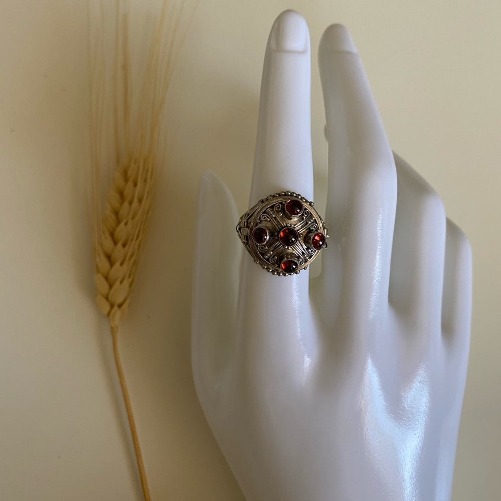 (🍁) Genuine silver & gemstone vintage locket ring